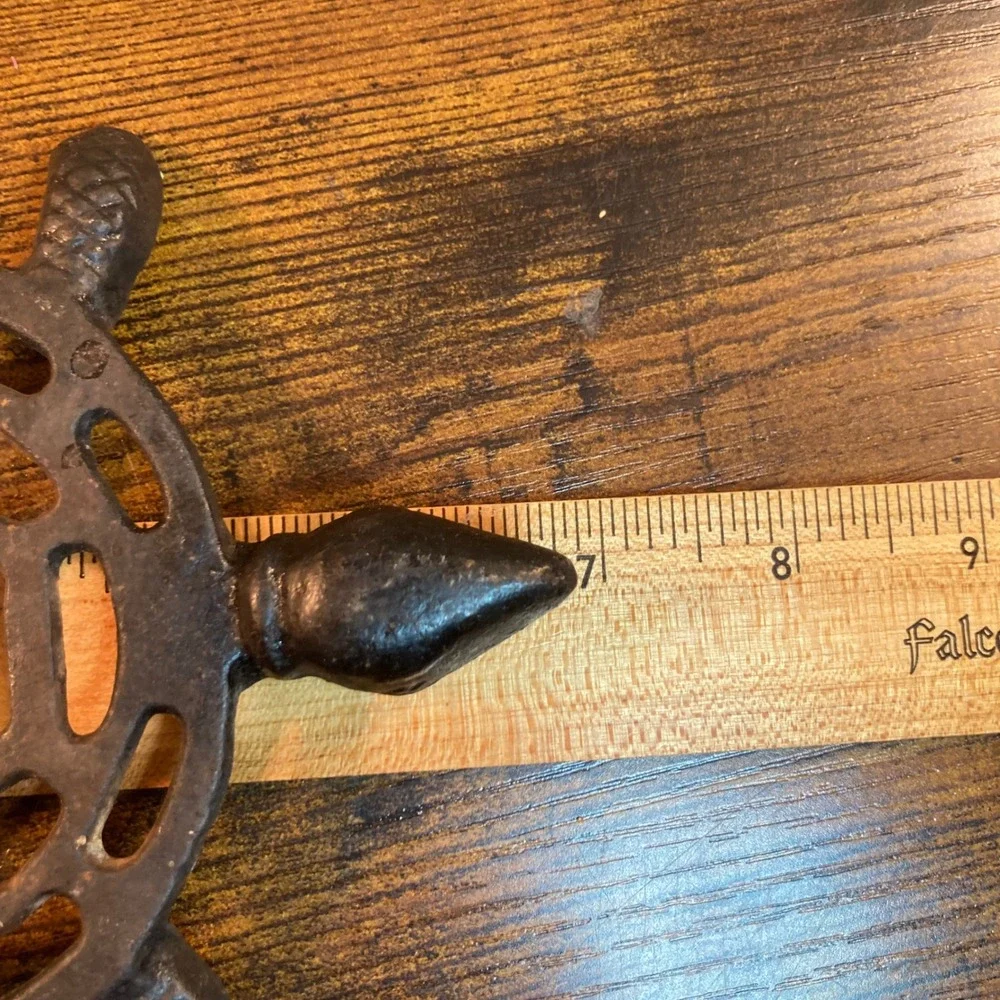 Vintage Cast Iron Turtle Trivet Rustic Metal Hot Pad Kitchen Decor Tortoise